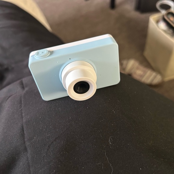 Digital camera - Picture 2 of 5